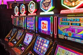 Sảnh Live Casino win33 với baccarat và roulette dealer thật phát trực tiếp